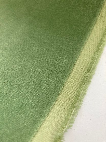 Synthetische Objektstoffe für den gewerblichen Bereich.